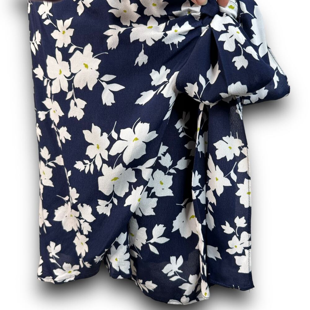 Blue Floral Wrap Mini Dress Vneck Short Sleeve Spring Summer Size Medium - Picture 6 of 10